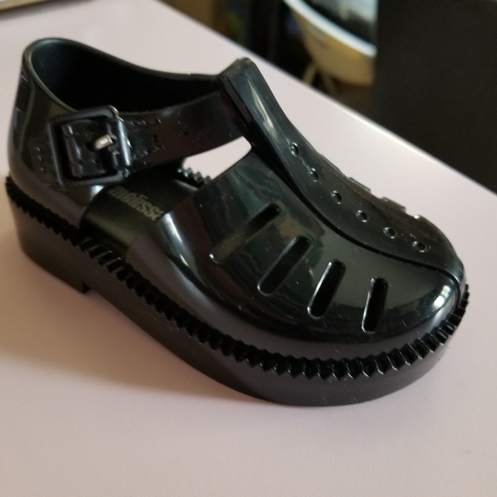 Mini Melissa. Toddlers. One pair of each color.